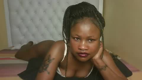 queenivy online show from 10-16-25, 03:46