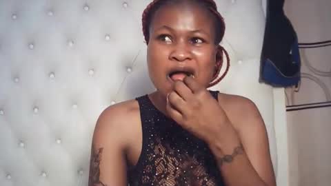 queenivy online show from 12-16-25, 12:26