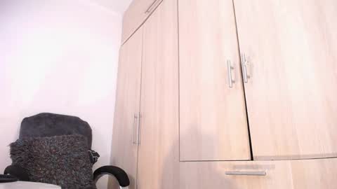 Snapshot of sexyshemale4uxxx chatting on 01-06-25, 04:36 online show from 01-06-25, 04:36