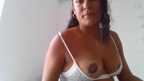 Snapshot of sexyskin8_xxx chatting on 02-11-25, 08:31 sexyskin8_xxx online show from 02-11-25, 08:31