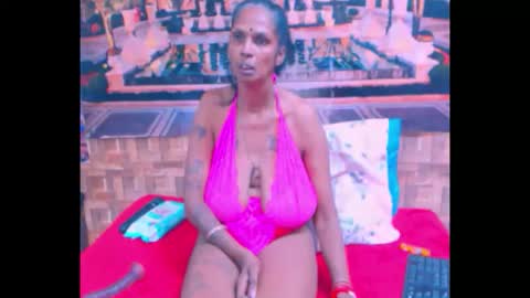 sexyva4u2luv online show from 10-08-25, 07:00