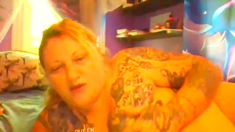 Snapshot of sexyzanna69 chatting on 09-30-25, 06:57 SexyZannaRose69 online show from 09-30-25, 06:57