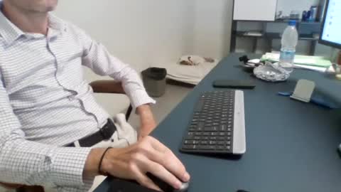 Snapshot of sg2408 chatting on 07-17-26, 10:11 sg2408 online show from 07-17-26, 10:11