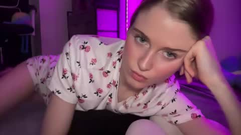 shadebabe online show from 07-18-26, 07:01