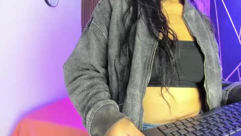 Snapshot of shaden_1 chatting on 05-18-26, 09:20 Liz online show from 05-18-26, 09:20