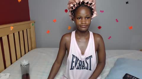 Snapshot of shakkiecam chatting on 03-03-25, 12:05 Shaky online show from 03-03-25, 12:05