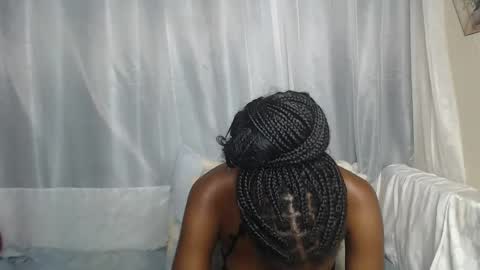 Snapshot of shakkiecam chatting on 10-08-25, 03:37 Shaky online show from 10-08-25, 03:37