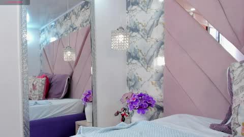 Shamara Thomson online show from 04-07-26, 05:57