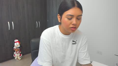 Snapshot of shanabellucy chatting on 12-20-24, 02:49 onlyfans shanabellucy online show from 12-20-24, 02:49