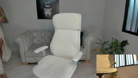 Snapshot of shanabellucy chatting on 01-10-25, 11:33 onlyfans shanabellucy online show from 01-10-25, 11:33