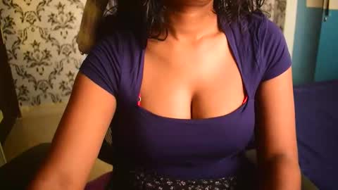 Snapshot of shanaya_indian chatting on 11-21-25, 04:00 shanaya indian online show from 11-21-25, 04:00