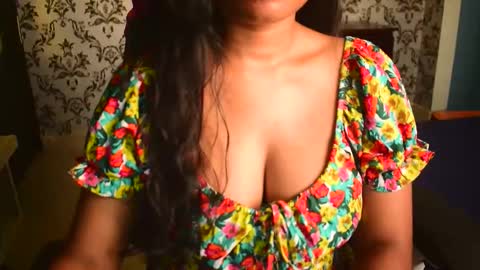 Snapshot of shanaya_indian chatting on 05-19-26, 04:52 shanaya indian online show from 05-19-26, 04:52