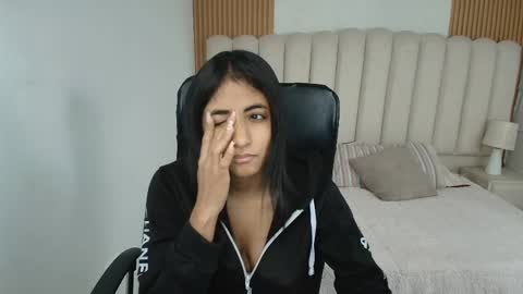 shanelle online show from 04-08-26, 03:06