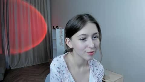 me name is Mia online show from 01-18-26, 06:12