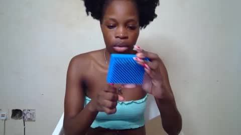 Snapshot of shania_sleigh chatting on 12-17-24, 06:56 shania_sleigh online show from 12-17-24, 06:56