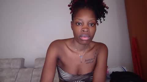 Snapshot of shania_sleigh chatting on 01-09-25, 11:58 shania_sleigh online show from 01-09-25, 11:58
