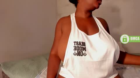 Snapshot of shaniblack chatting on 11-25-25, 12:43 Danna online show from 11-25-25, 12:43