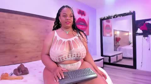 Snapshot of shannawells chatting on 05-30-26, 12:02 shannawells online show from 05-30-26, 12:02