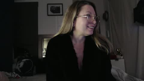 Snapshot of shannon07 chatting on 12-22-24, 11:54 Shannon07 online show from 12-22-24, 11:54