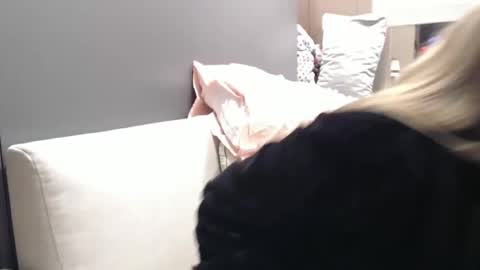 Snapshot of shannon07 chatting on 12-27-24, 01:22 Shannon07 online show from 12-27-24, 01:22