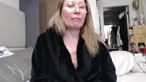 Snapshot of shannon07 chatting on 01-21-25, 02:05 Shannon07 online show from 01-21-25, 02:05