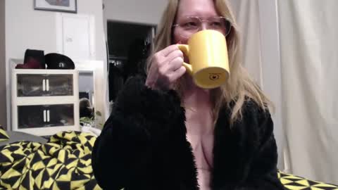 Snapshot of shannon07 chatting on 03-09-25, 11:03 Shannon07 online show from 03-09-25, 11:03