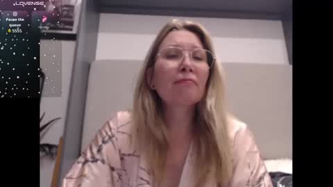 Snapshot of shannon07 chatting on 11-10-25, 01:37 Shannon07 online show from 11-10-25, 01:37