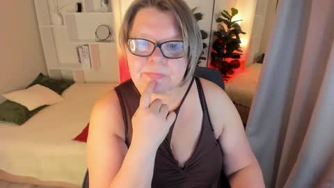 Shannon online show from 05-25-26, 01:28