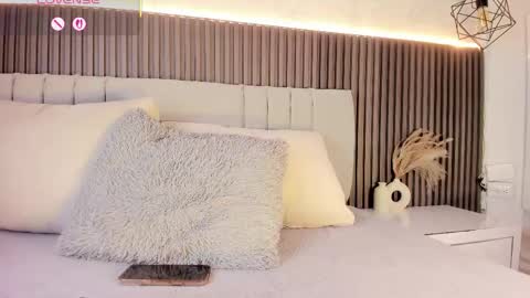 SHANON online show from 10-15-25, 07:25