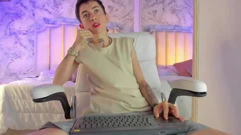 Shantal online show from 05-16-26, 04:09