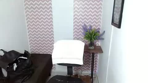 Snapshot of shantalcarson chatting on 06-27-26, 06:13 Dayana online show from 06-27-26, 06:13