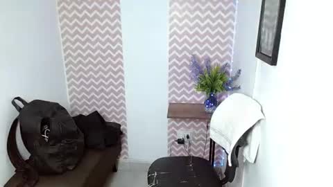 Snapshot of shantalcarson chatting on 06-29-26, 05:24 Dayana online show from 06-29-26, 05:24