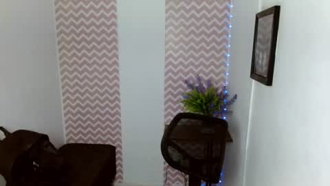 Snapshot of shantalcarson chatting on 07-04-26, 06:03 Dayana online show from 07-04-26, 06:03