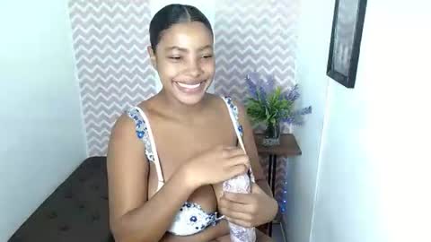 Snapshot of shantalcarson chatting on 07-15-26, 06:46 Dayana online show from 07-15-26, 06:46
