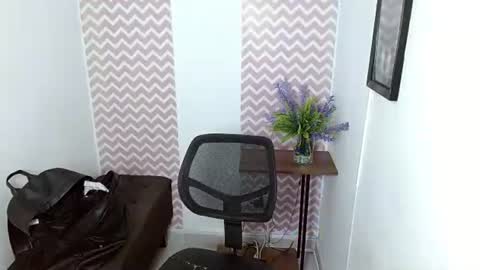 Snapshot of shantalcarson chatting on 07-18-26, 06:12 Dayana online show from 07-18-26, 06:12