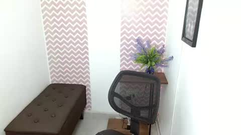 Snapshot of shantalcarson chatting on 07-31-26, 06:18 Dayana online show from 07-31-26, 06:18