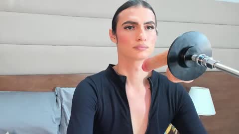 Snapshot of shantall_skinny chatting on 09-22-25, 02:57 Shantall online show from 09-22-25, 02:57
