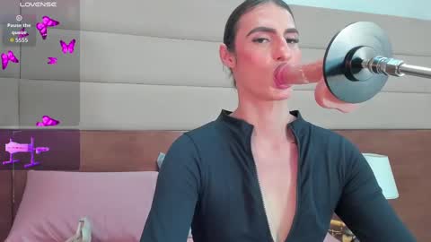 Snapshot of shantall_skinny chatting on 10-04-25, 03:37 Shantall online show from 10-04-25, 03:37