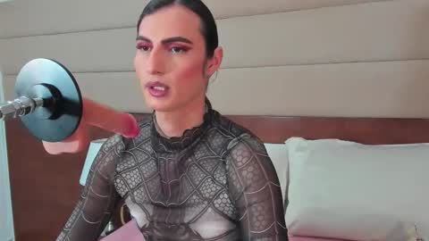 Snapshot of shantall_skinny chatting on 10-20-25, 03:29 Shantall online show from 10-20-25, 03:29