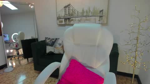 Shantall wills online show from 02-01-25, 08:47