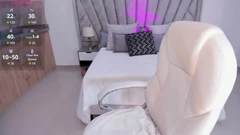 Shantall wills online show from 10-17-25, 07:38