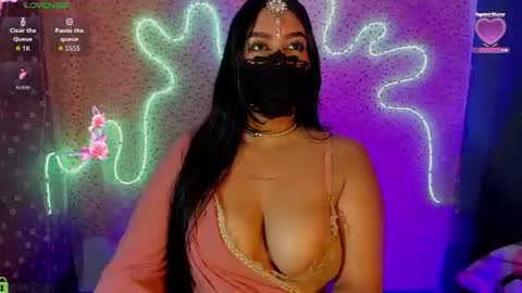 Snapshot of shantatiaree chatting on 06-21-26, 11:02 SHANTAL online show from 06-21-26, 11:02
