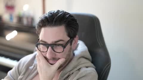 frenchy boy online show from 12-22-25, 08:11