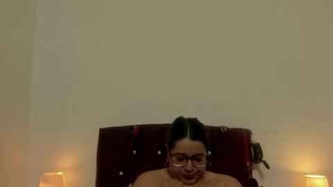 Snapshot of shara_beauty chatting on 04-09-26, 11:54 shara_beauty online show from 04-09-26, 11:54