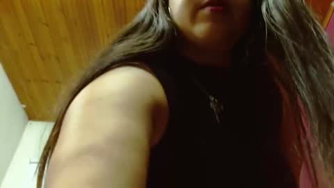 Snapshot of shara_beauty chatting on 05-16-26, 11:03 shara_beauty online show from 05-16-26, 11:03