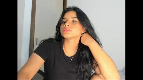 Snapshot of shara_jones chatting on 02-16-25, 06:10 Sara online show from 02-16-25, 06:10