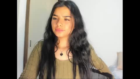 Snapshot of shara_jones chatting on 02-17-25, 08:41 Sara online show from 02-17-25, 08:41