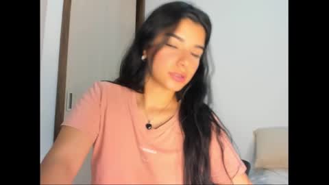 Snapshot of shara_jones chatting on 02-21-25, 06:07 Sara online show from 02-21-25, 06:07