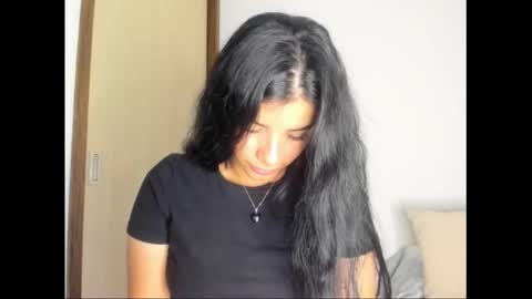 Snapshot of shara_jones chatting on 02-25-25, 06:36 Sara online show from 02-25-25, 06:36