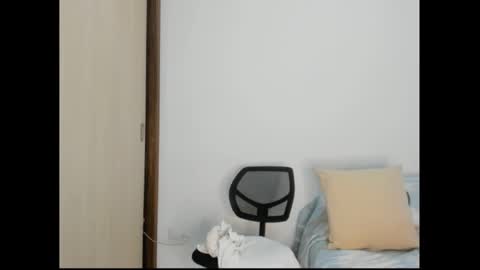 Snapshot of shara_jones chatting on 02-25-25, 09:42 Sara online show from 02-25-25, 09:42